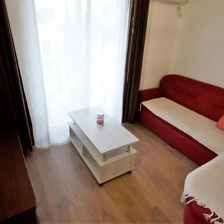 Sara * Budua